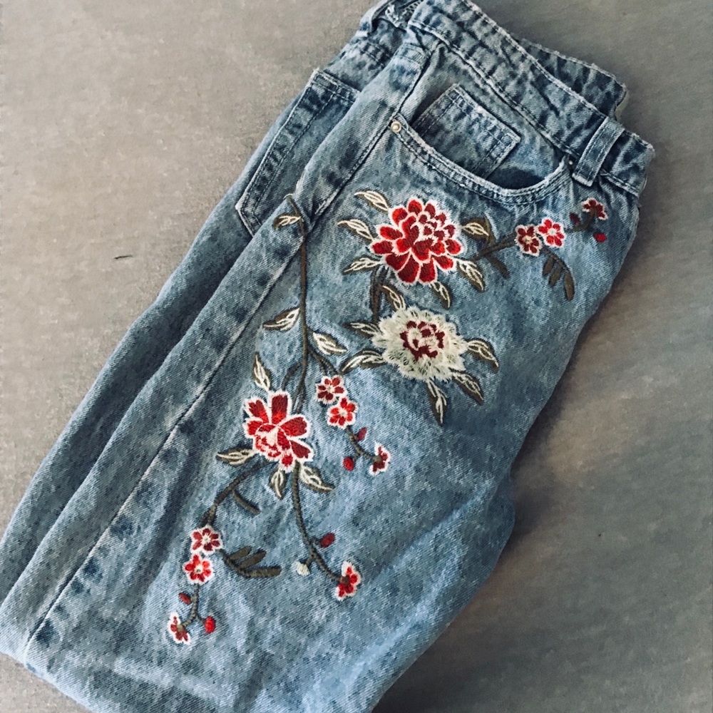 Fitted mom jeans